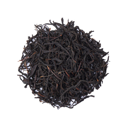 Premium wild-grown black tea from Hubei, China, featuring naturally twisted loose tea leaves with a deep color and rich traditional black tea character
