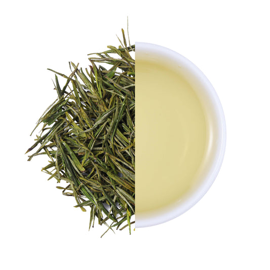 Premium Xianfeng Anji Bai Cha Green Tea from Hubei, China, featuring delicate needle-shaped tea leaves and a clear light yellow-green tea infusion